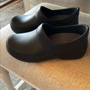 CROCS Black Dual Comfort Clogs
